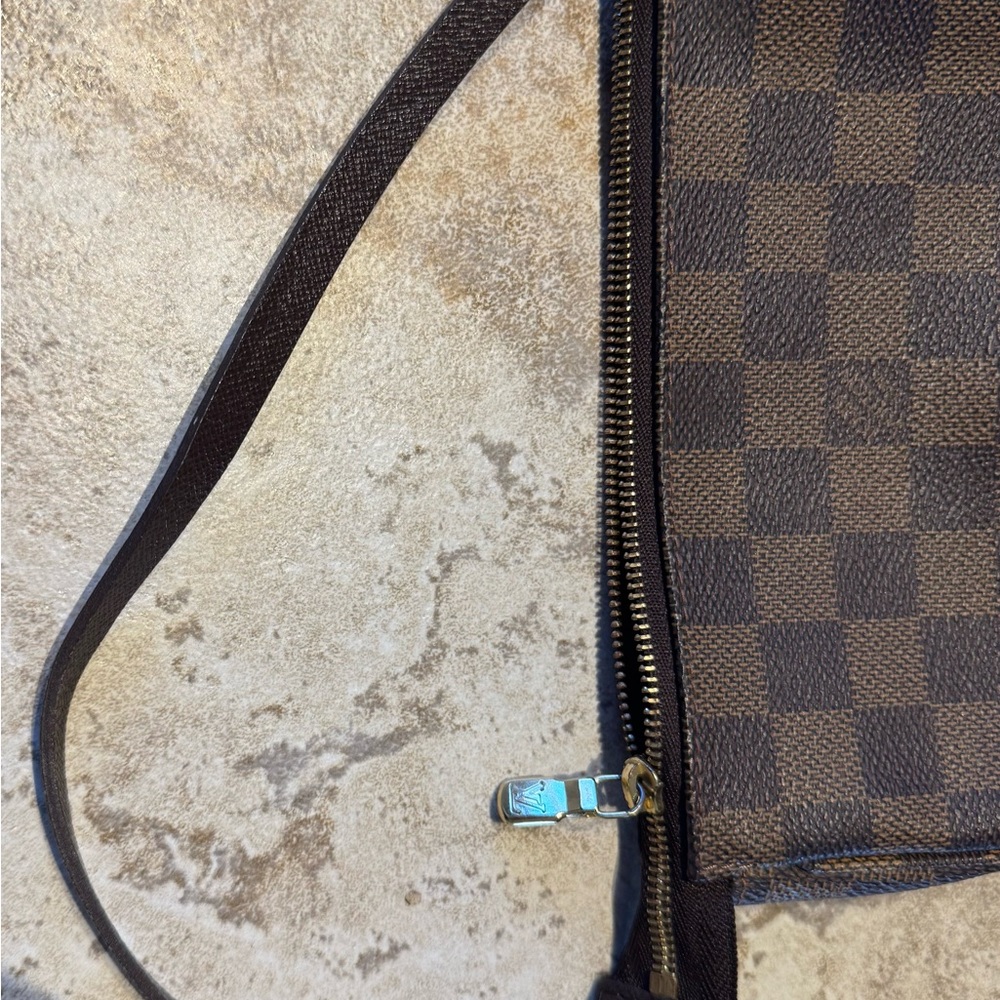 Louis Vuitton Pochette Accessoires - Picture 11 of 13